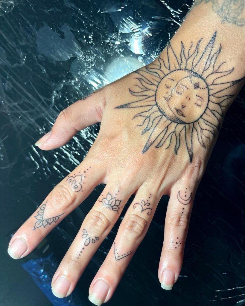 Oriental small finger tattoos